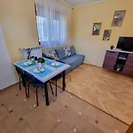 In 40895 *